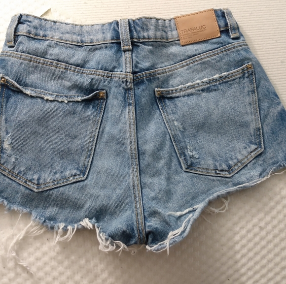 Short's - Picture 2 of 3